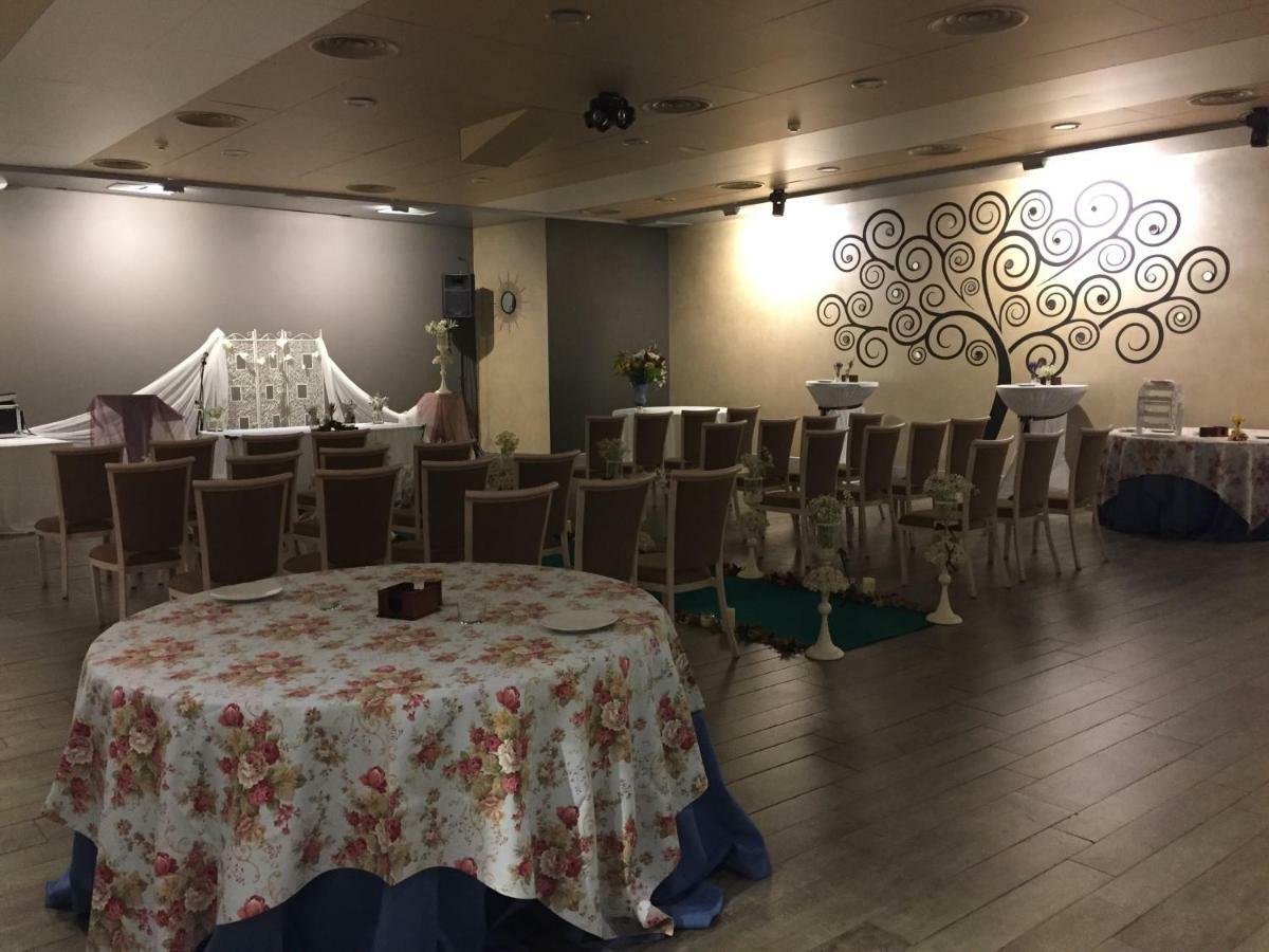 Hotel El Meson Торихос Екстериор снимка